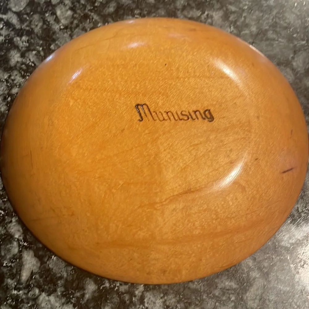 Beautiful set of 2 Munising shallow wood bowls‎